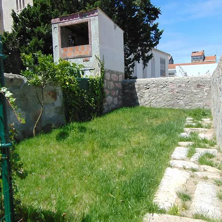 Liiiving In | Garden Flat * Porto