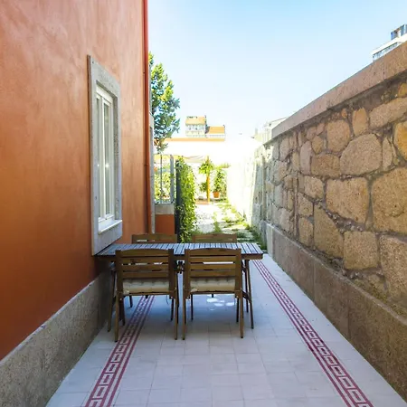 Liiiving In | Garden Flat Porto