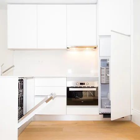 Liiiving In | Garden Flat Πόρτο